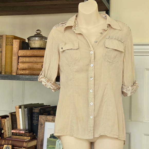 Da-Nang lightweight Button Up Shirt  S - Picture 2 of 10